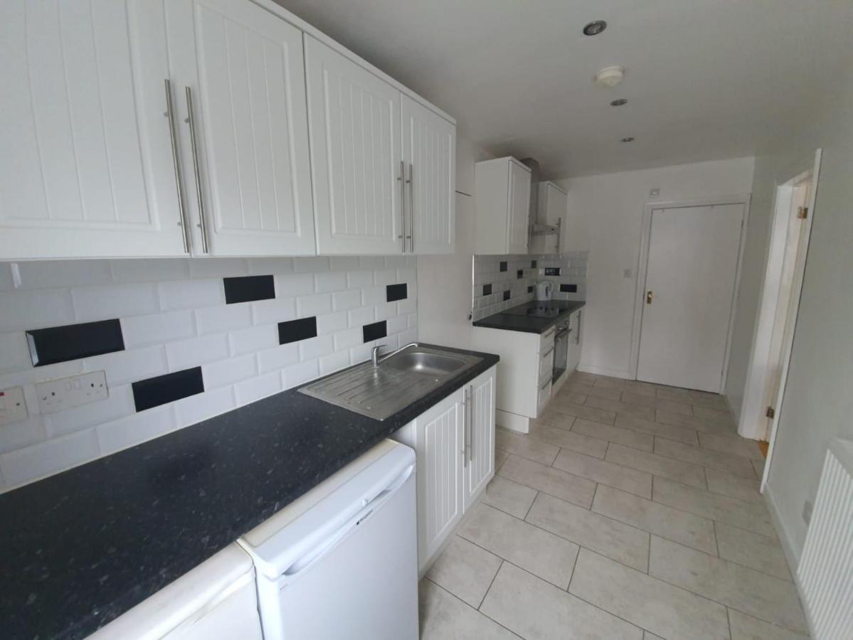Chantilly Leilighet Ickenham Eksteriør bilde